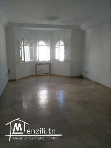 appartement a cité enassr 2 coté  école slim school