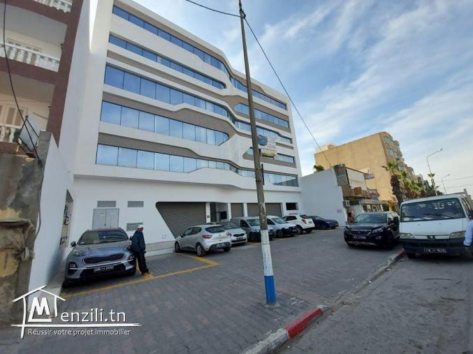 Mise en location de bureau S+1 Neuf haut standing avec place parking au sous sol