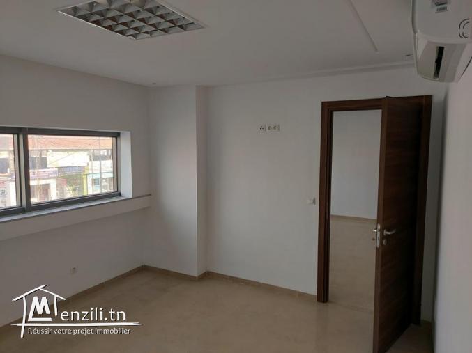Mise en location de bureau S+1 Neuf haut standing avec place parking au sous sol