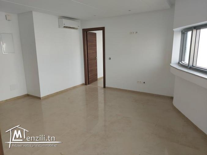 Mise en location de bureau S+1 Neuf haut standing avec place parking au sous sol