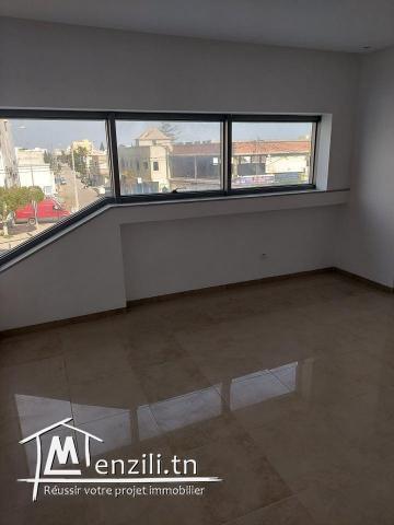 Mise en location de bureau S+1 Neuf haut standing avec place parking au sous sol