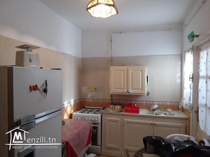 Appartement meublé à 450