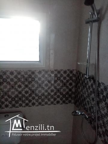 À louer sur avenue principale khereddine