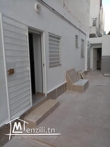 À louer sur avenue principale khereddine