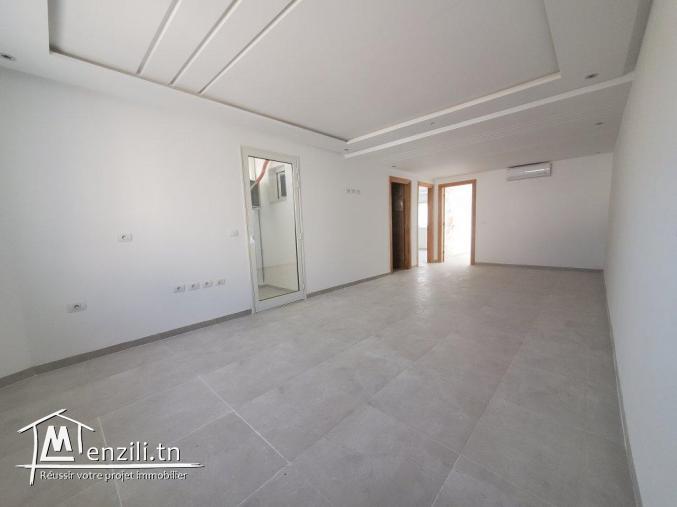 A vendre S+2 bureautique sur la zone touristique de Sousse.