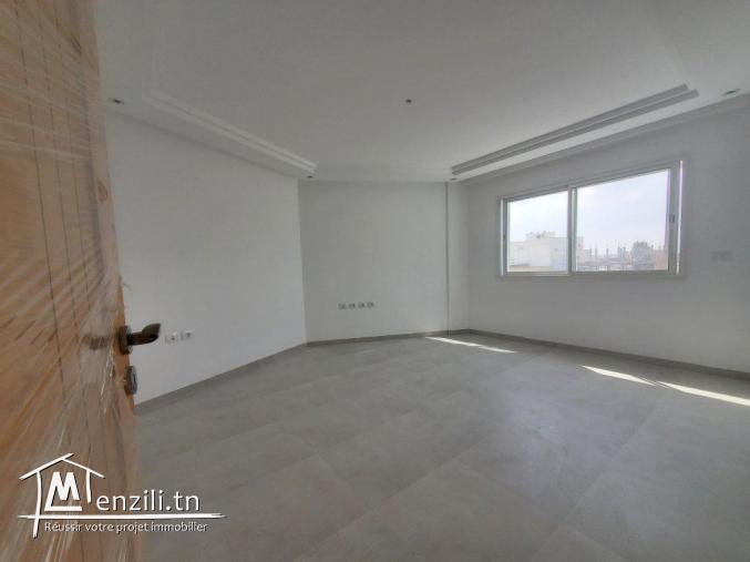 A vendre S+2 bureautique sur la zone touristique de Sousse.