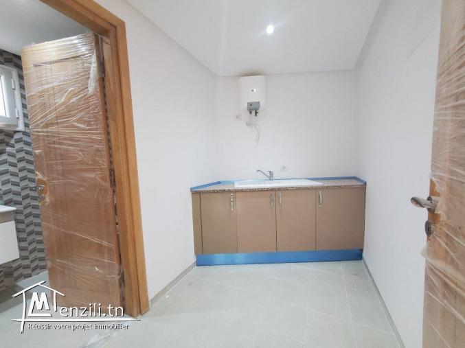 A vendre S+2 bureautique sur la zone touristique de Sousse.