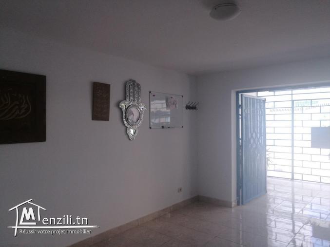 UNE BELLE OPPORTUNITE DE LOCAL COMMERCIAL SUPERFICIE 24 M2 AVEC TERRASSE A LOUER A SOUSSE