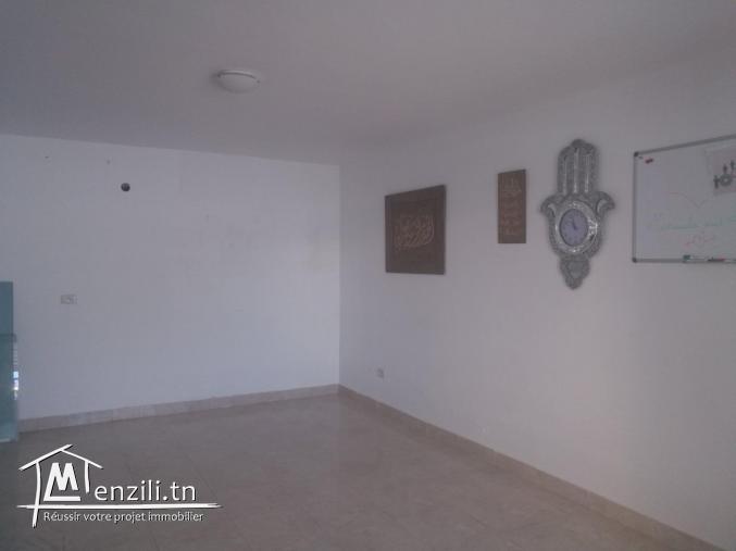 UNE BELLE OPPORTUNITE DE LOCAL COMMERCIAL SUPERFICIE 24 M2 AVEC TERRASSE A LOUER A SOUSSE