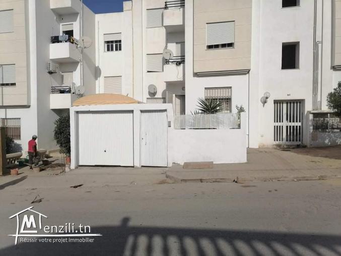 للبيع شقه بالطابق الأرضي ذات مدخل فردي 