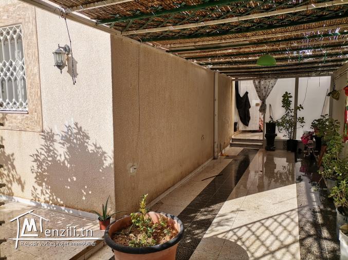 Grande maison sur terrain de 310 m2