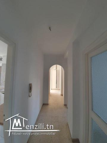 appartement S+3 complexe essaida 1er Etage
