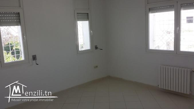 A vendre 2 villas indépendantes très bon standing à Bhar Lazreg