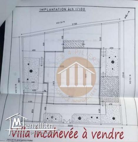 A vendre une villa de 289m² sur un terrain de 438m²