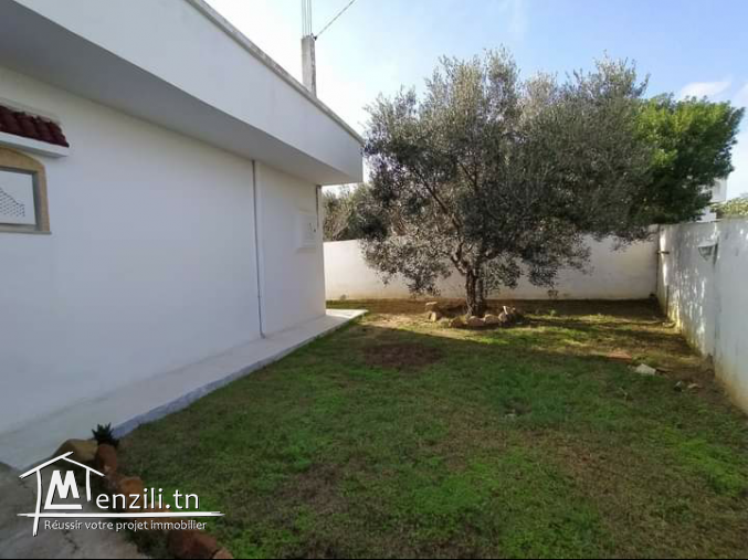 maison confortable avec grand jardin