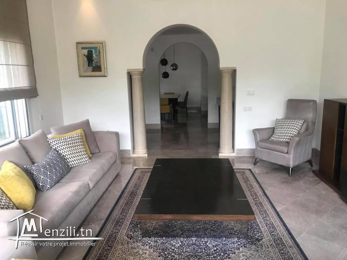 Un rez-de-chaussée s2 meublé avec jardin à Cité Les Pins