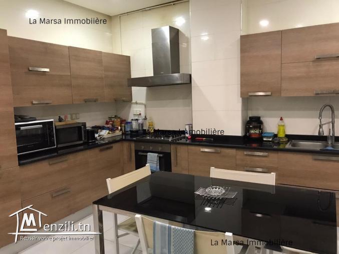 Un rez-de-chaussée s2 meublé avec jardin à Cité Les Pins