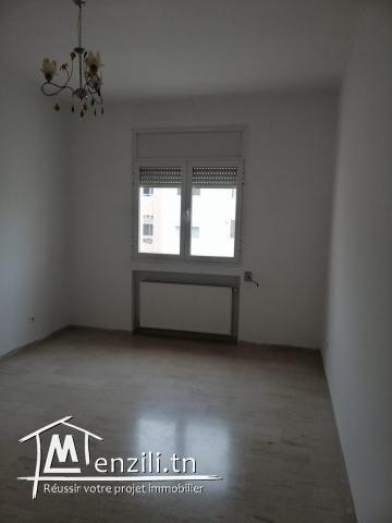 A vendre S+3 à cité lwahat