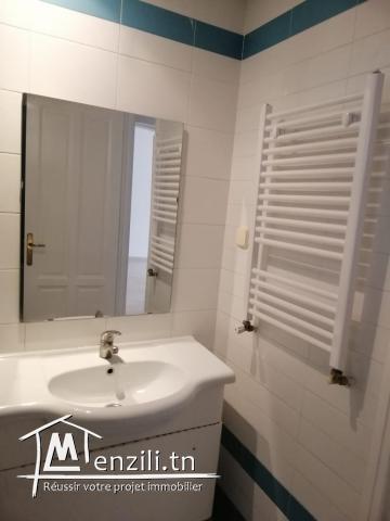 A vendre S+3 à cité lwahat