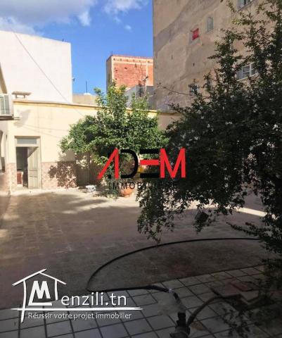 Maison sur un terrain de 302 m²