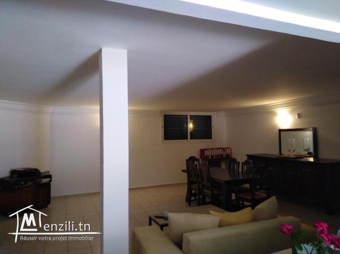 Villa à vendre située à cité el hidhab.