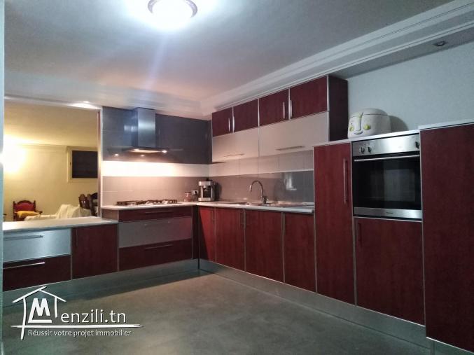 Villa à vendre située à cité el hidhab.