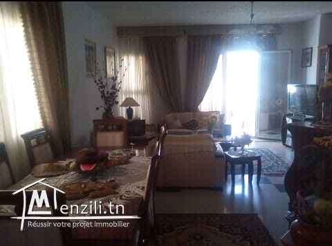 Appartement S+3 (etage de villa) entree independante