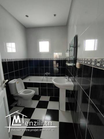 villa à Boumhel el Bassatine