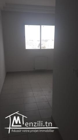 A 10 min a pied du pole technologique