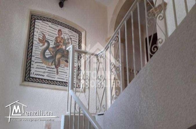 A louer un étage de villa à la Marsa Enassim