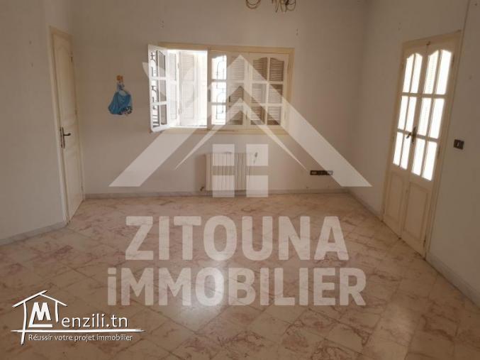 A louer une villa S+7 à cité des juges La Marsa