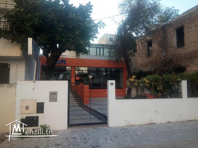 A VENDRE TERRAIN AVEC VILLA  A  TUNIS-BELVEDERE