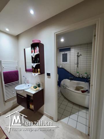 A vendre un appartement S+3 à cité el wahat