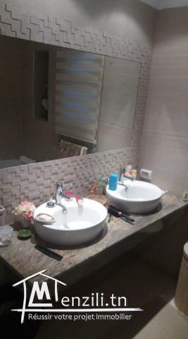 1 500 DT 2éme étage de villa à Ennasr 1