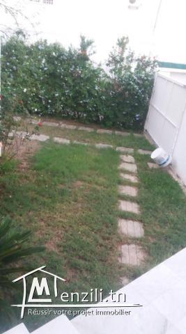 1 500 DT 2éme étage de villa à Ennasr 1