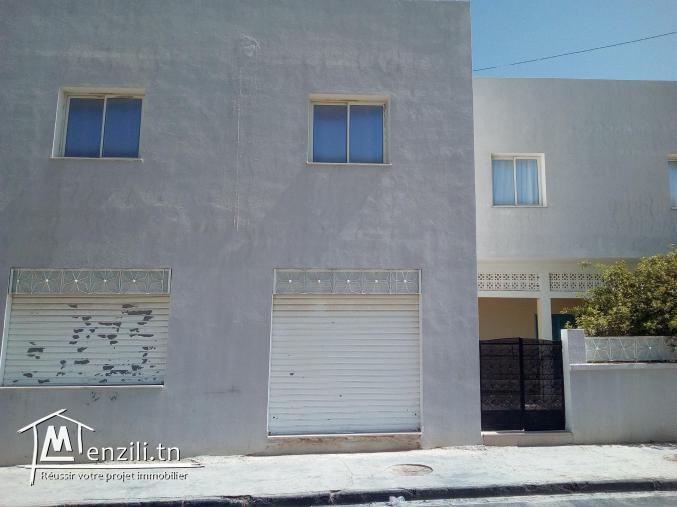 À vendre maison + 2 appartements + entrepôt à Medjez El Bab