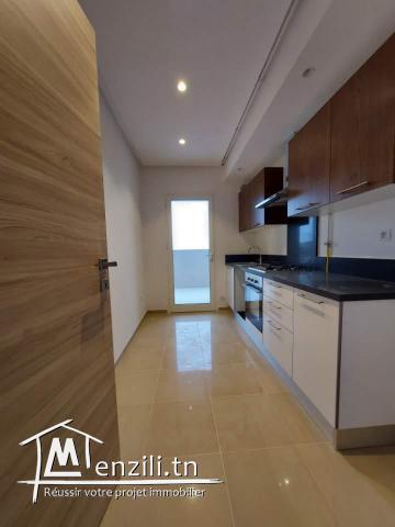 Luxueux S+1 tout neuf avec terrasse à Ennasr 2