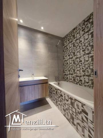 Luxueux S+1 tout neuf avec terrasse à Ennasr 2