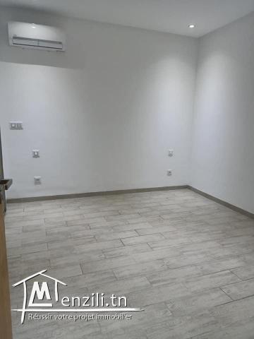 Luxueux S+2 Jamais Habité à Ennasr 2