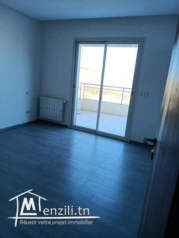 Luxueux S+3 tout neuf avec terrasse à Ennasr 2