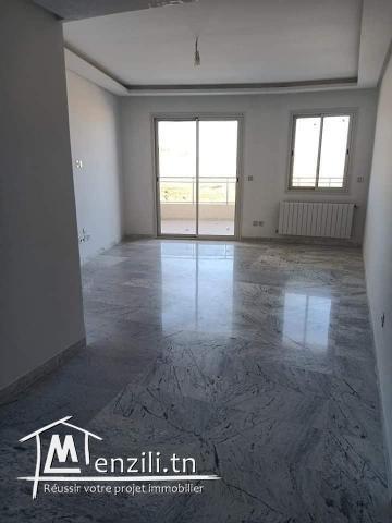 Luxueux S+3 tout neuf avec terrasse à Ennasr 2