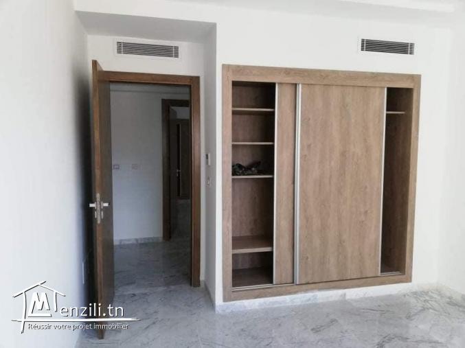 Luxueux Appartement S+4 Neuf de 232 m² à Ennasr 2