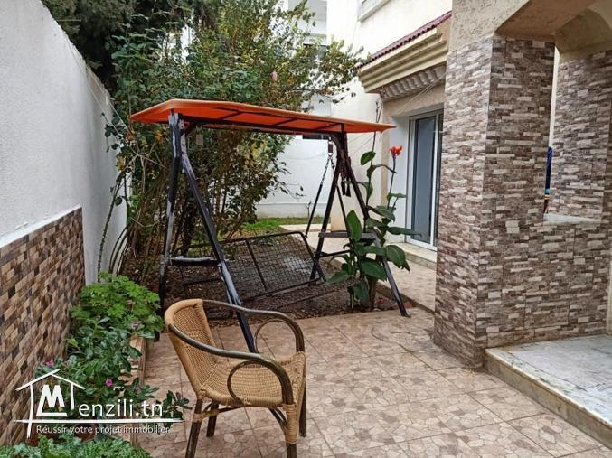 Duplex S+3 avec entrée indépendante et jardin privatif à Soukra