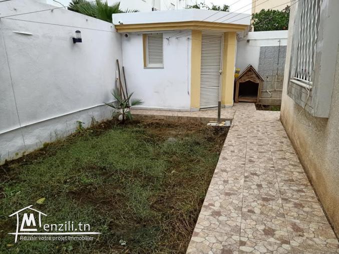 Duplex S+3 avec entrée indépendante et jardin privatif à Soukra