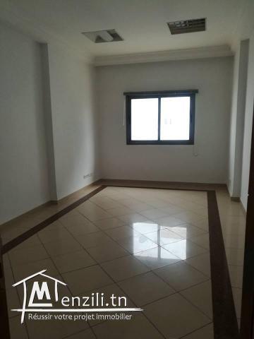 Spacieux bureaux 260 m² au Lac 1