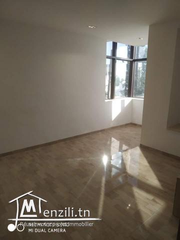 bureau tt neuf s+2 à menzah 5