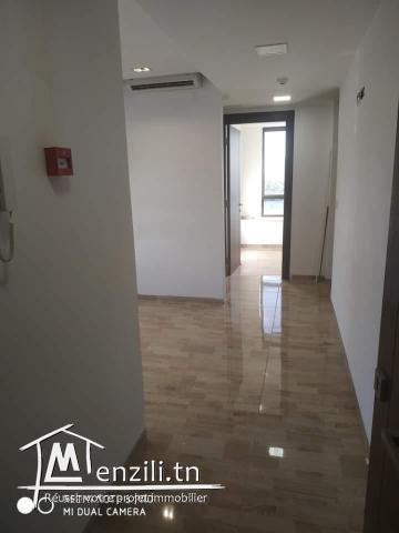 bureau tt neuf s+2 à menzah 5