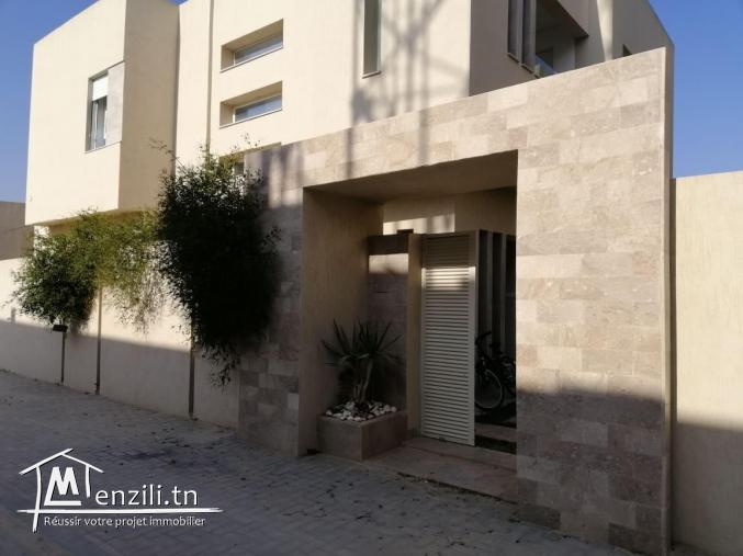la Soukra Choutrana 2 Villa S+4 standing  Moderne grand Jardin