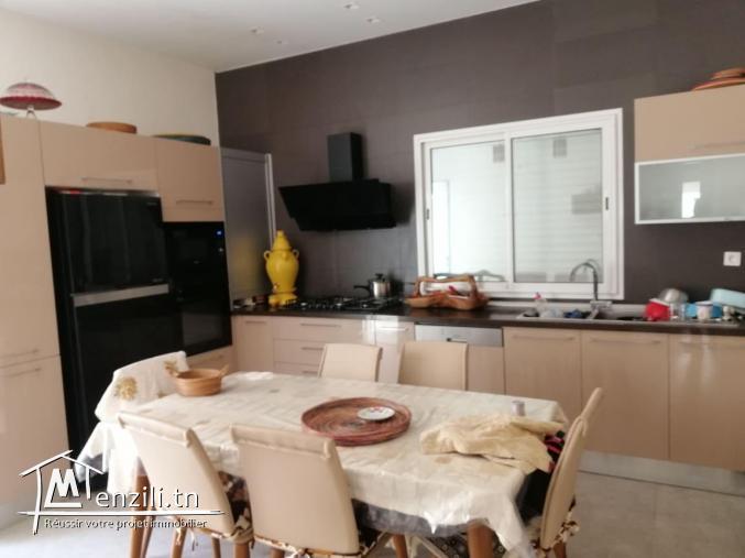 la Soukra Choutrana 2 Villa S+4 standing  Moderne grand Jardin