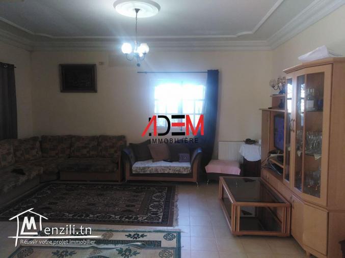 Une grande villa avec une vue mer